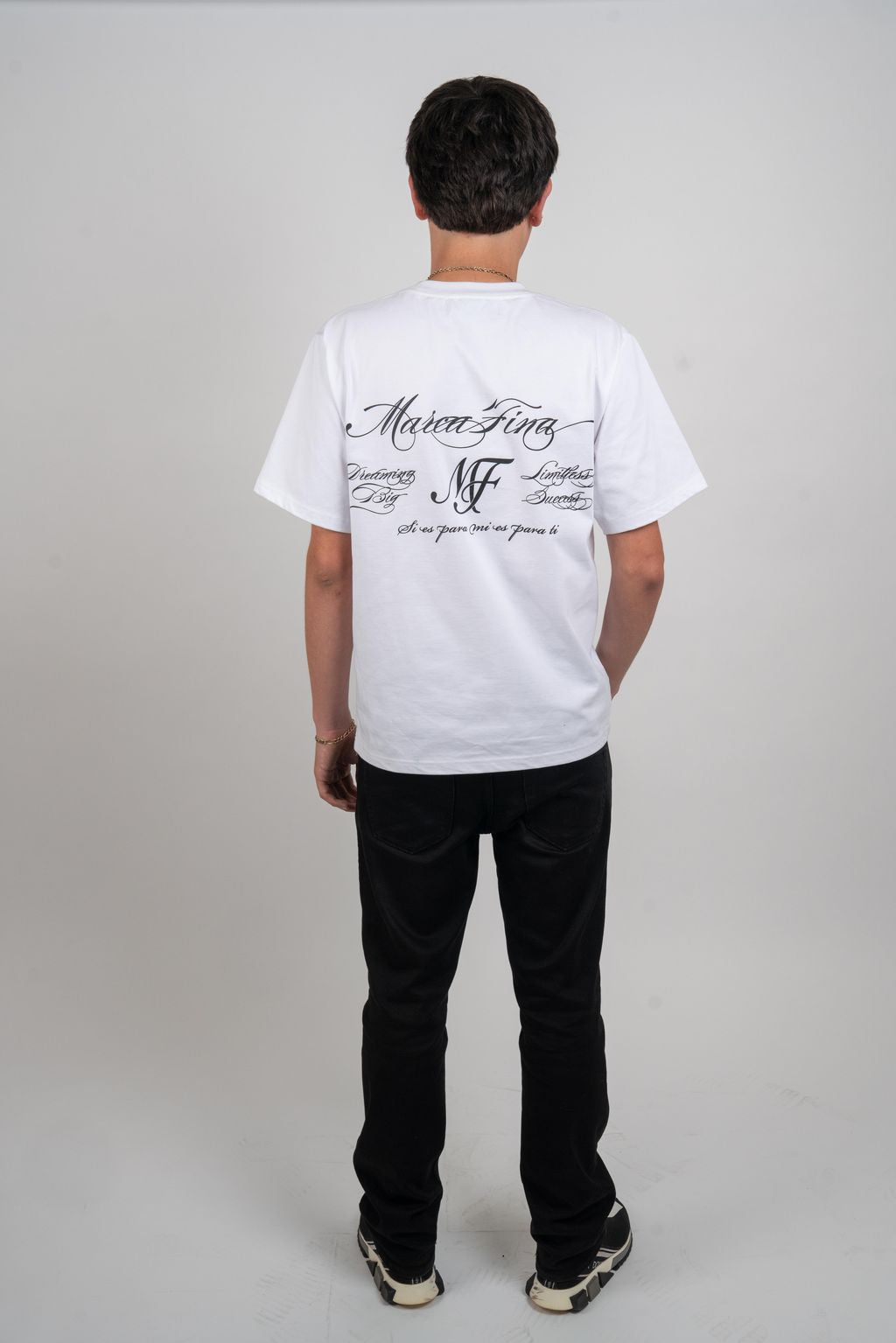 WHITE LIMITLESS GROWTH RELAXED TEE